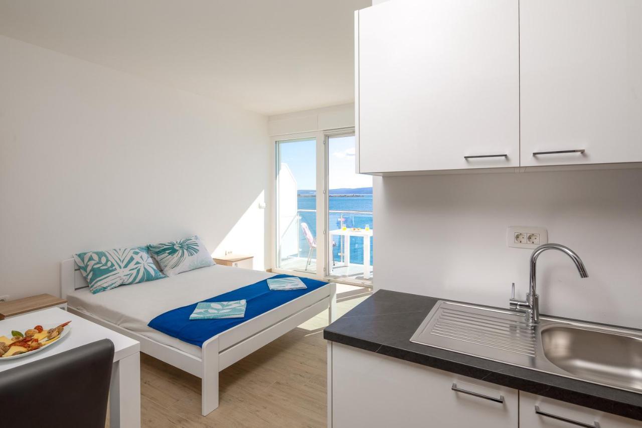Absolute Beach Holidays Daire Dugi Rat Dış mekan fotoğraf